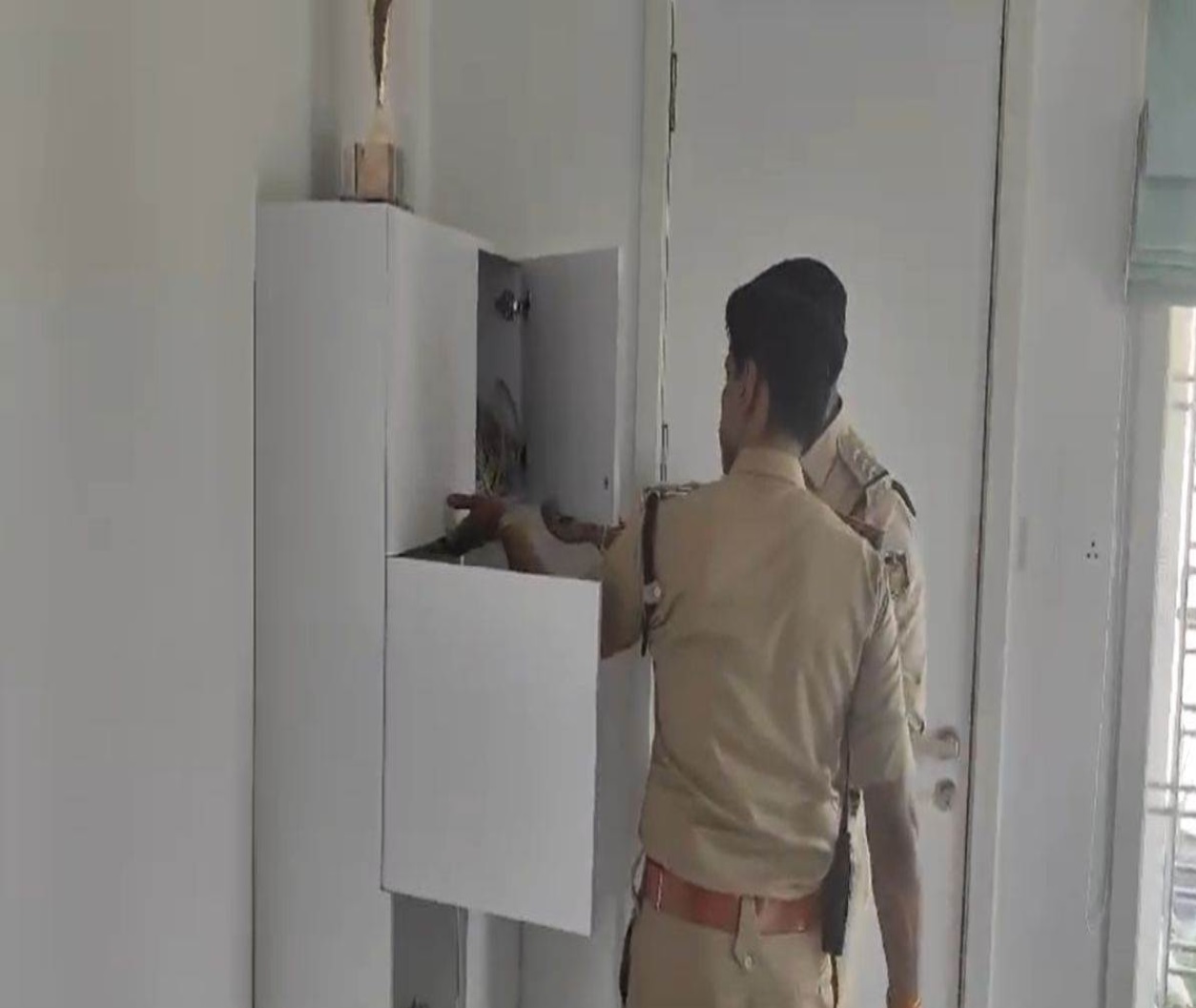 इंदौर नगर निगम घोटाला मामले में बड़ा एक्शन: आरोपियों के घर पुलिस का छापा, दस्तावेज और गाड़ियां जब्त