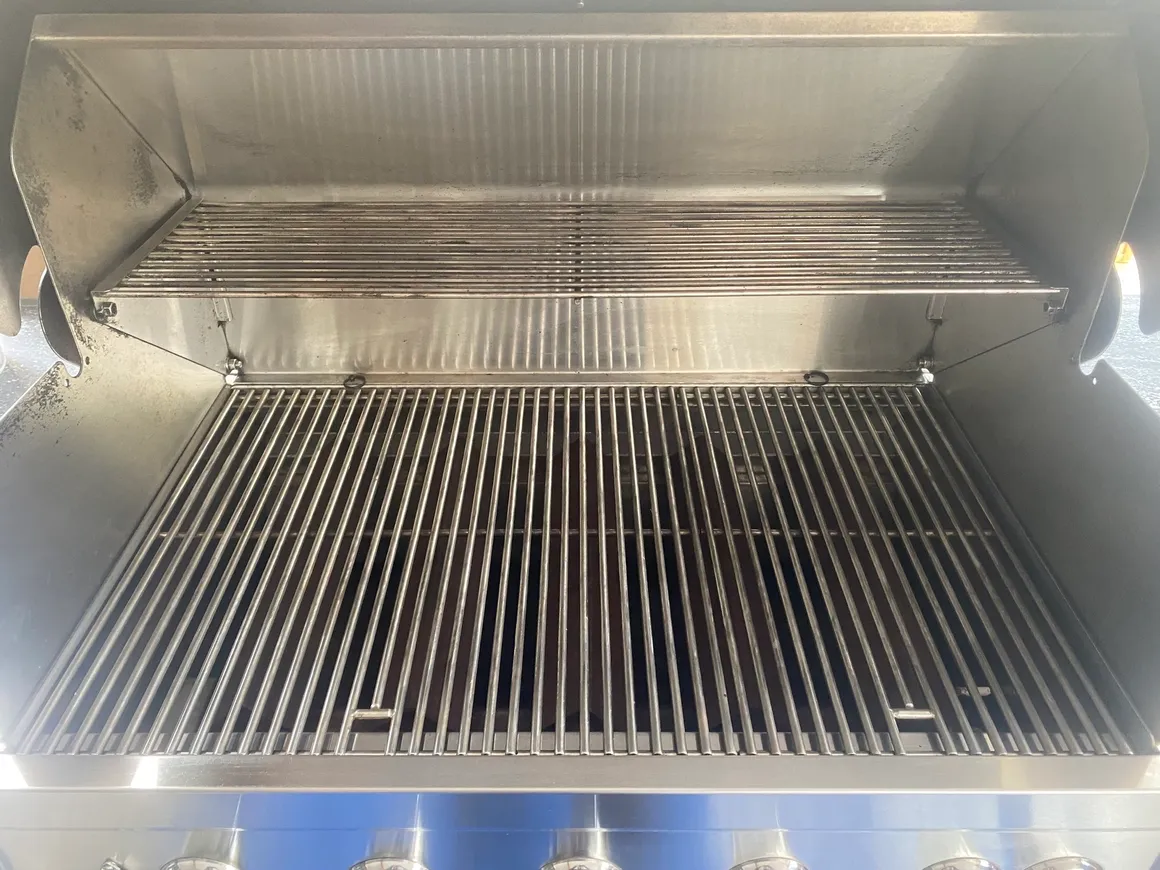 How BBQ Cleaning Services in Aurora Keep Your Grill Like New