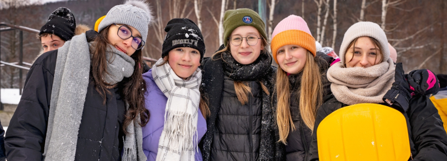 Angloville Discover the World Cover Image