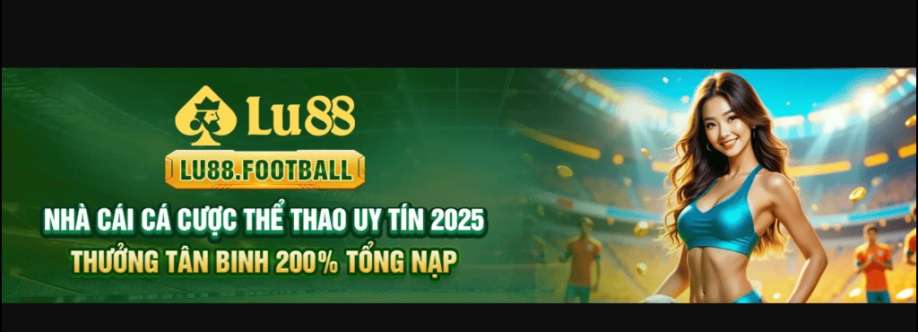 LU88 C FOOTBALL OFFICIAL Cover Image