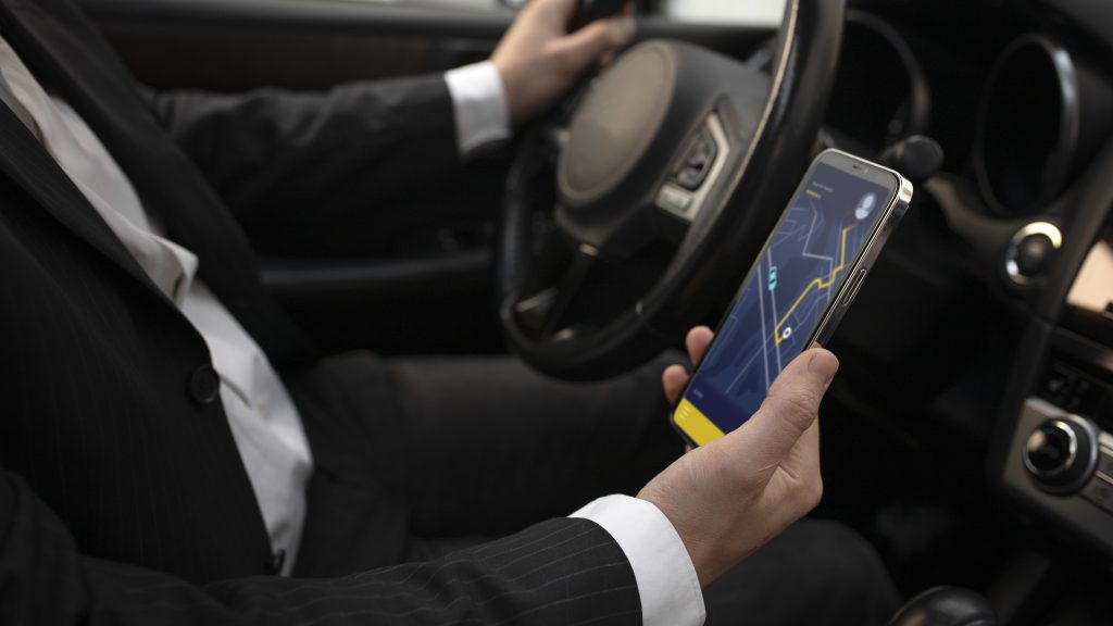 How to Find the Most Convenient Taxi from Torquay to Avalon Airport? - SRM Articles | Help Care Support