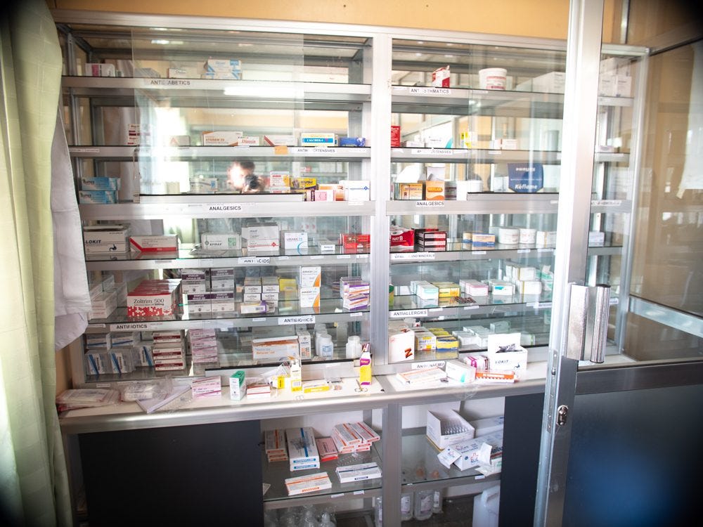 From Classroom to Clinic: Turning Theory Into Practice Through Medical Placements Abroad | by TRU Experience Travel | Nov, 2025 | Medium