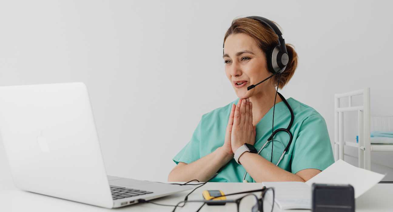 Integrating AI Chatbots Into Healthcare Websites for 24/7 Support