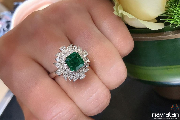 Minimalist Jewelry with a Pop of Color: Emerald Stones leading the way - Regic Blogs