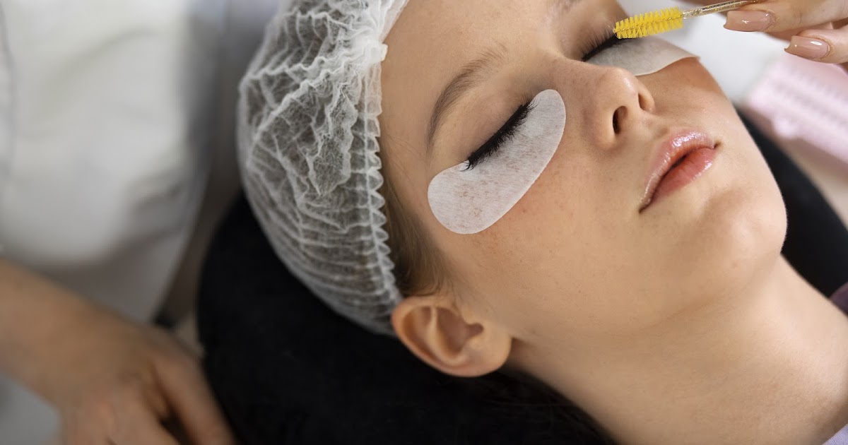 The Ultimate Guide to Lash Tinting: Benefits, Process, and Aftercare