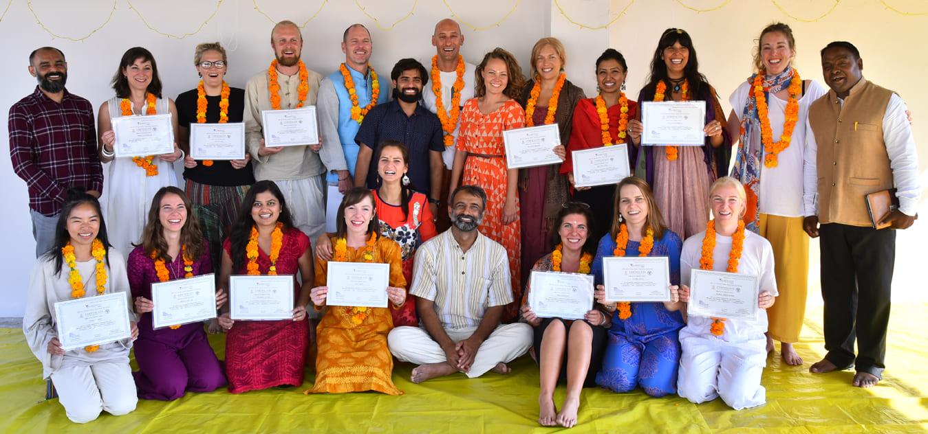 Yoga School & Teacher Training in Rishikesh| Alakhyog