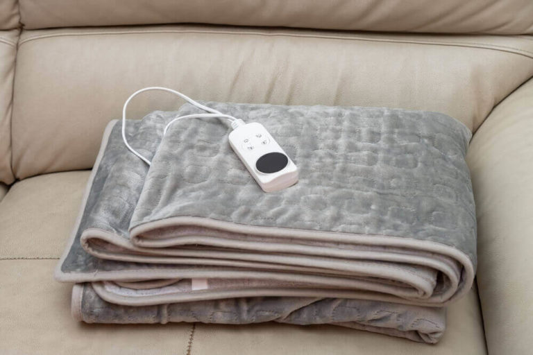 Snuggle Up In A Cozy Bed With Best King Size Electric Blanket Dual Control Review & Buying Guide 2024 - WeTellUHow