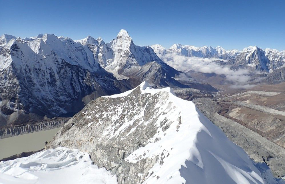 Everest Base Camp Trek with Island Peak Climbing | 16-Day Everest Trek Package | Igloo Himalaya Treks