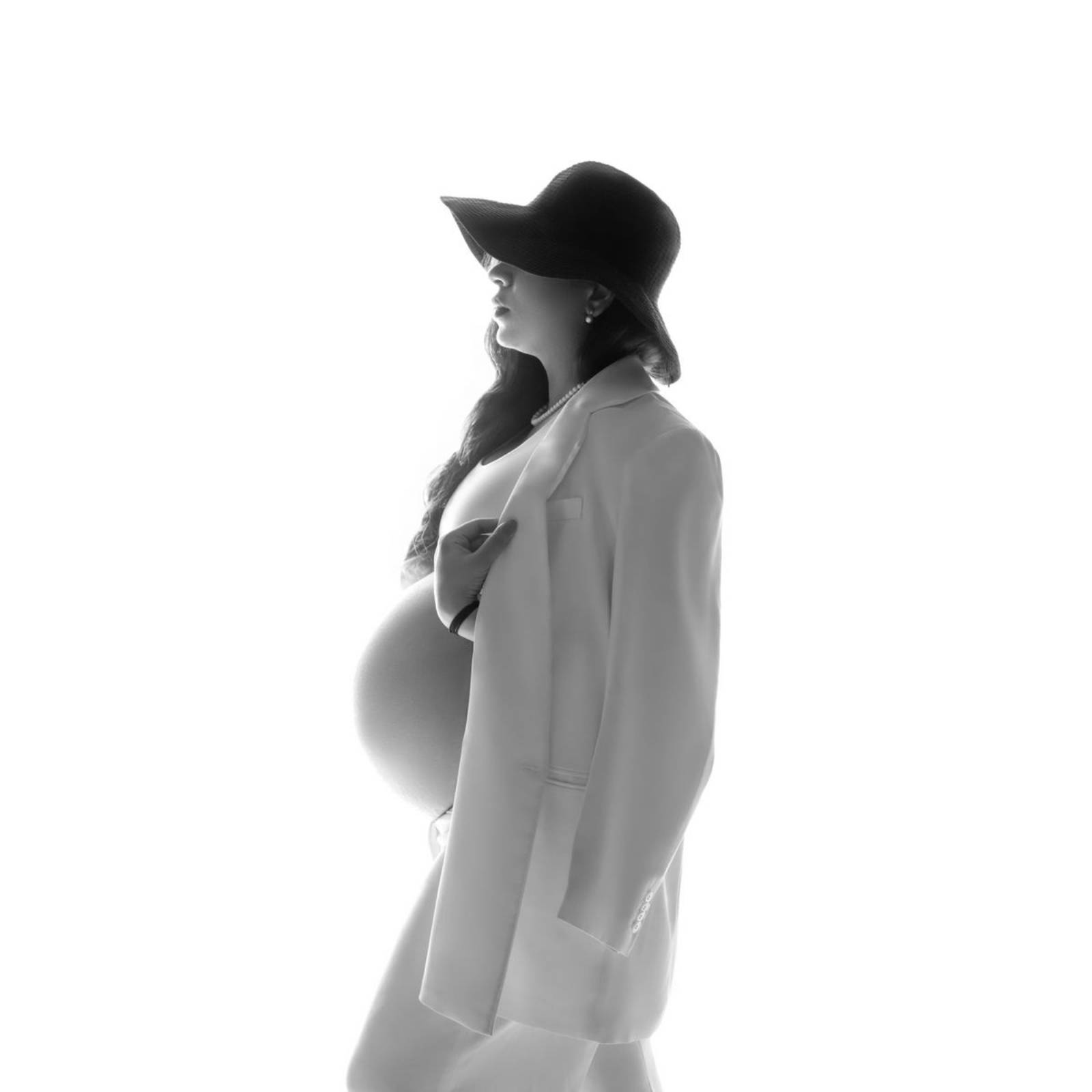 Best Maternity Photoshoot in Bangalore – CreatesCo