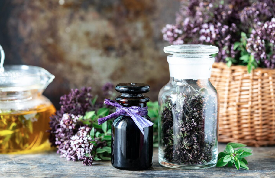 Bulk Essential Oils: Smarter Sourcing for Better Brands