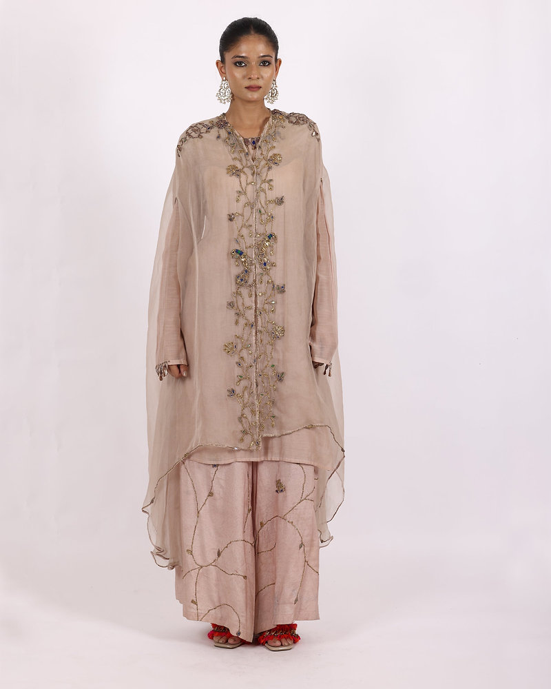 Ultimate Guide to Choosing Premium Salwar Suits For Women