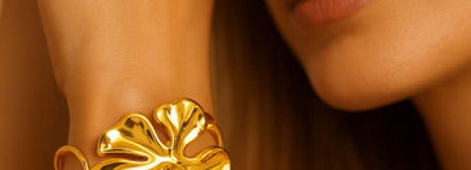 bracelet women Cover Image