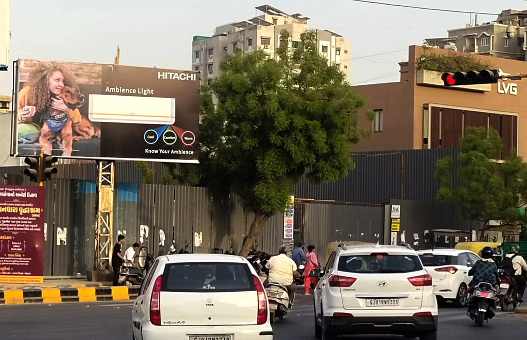 OOH & DOOH Advertising India | Outdoor Advertising Agency