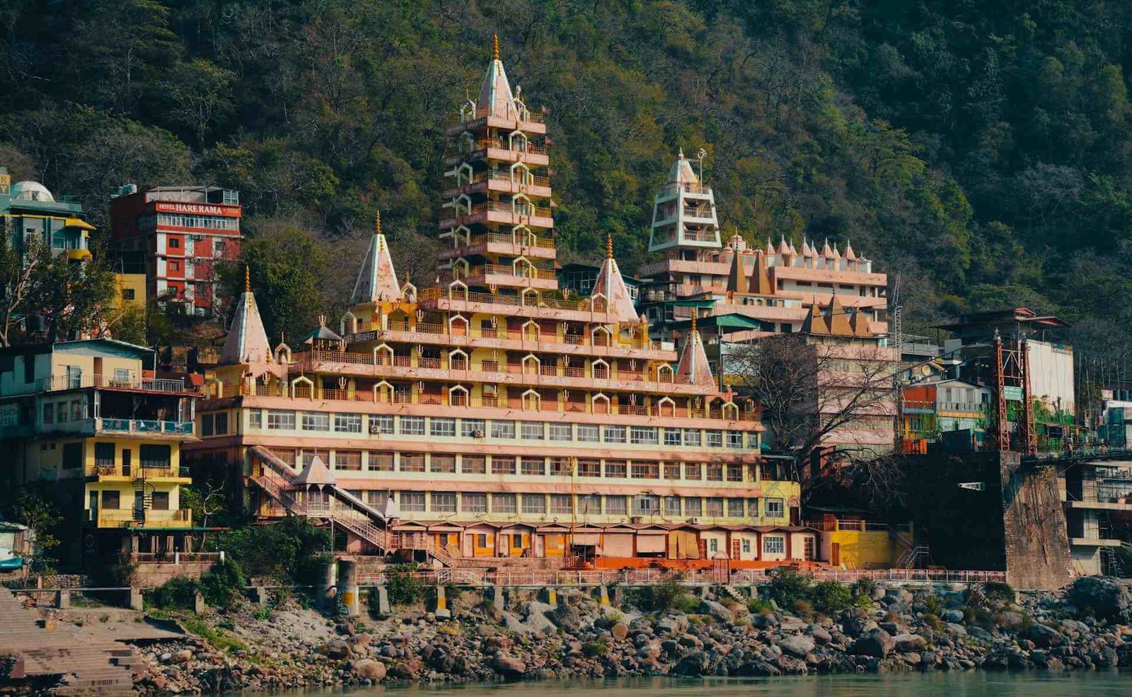 Yoga Reteat in Rishikesh | Best 5, 7, 14 Days Yoga Retreats