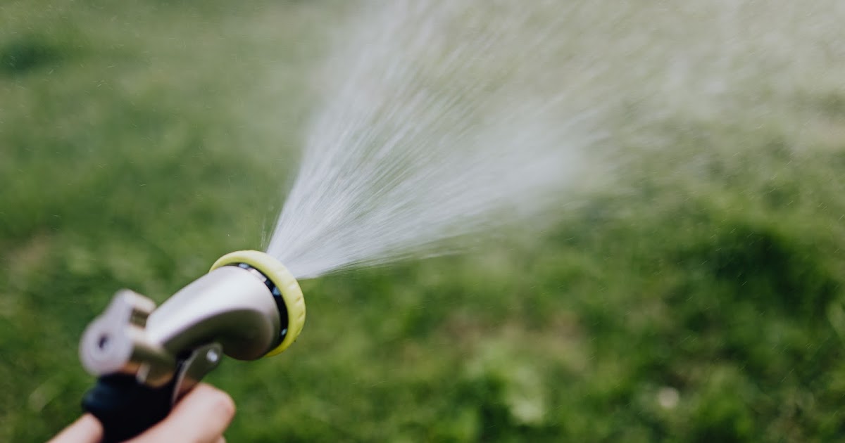Top Benefits of Using Garden Pressure Washers Around Your Home